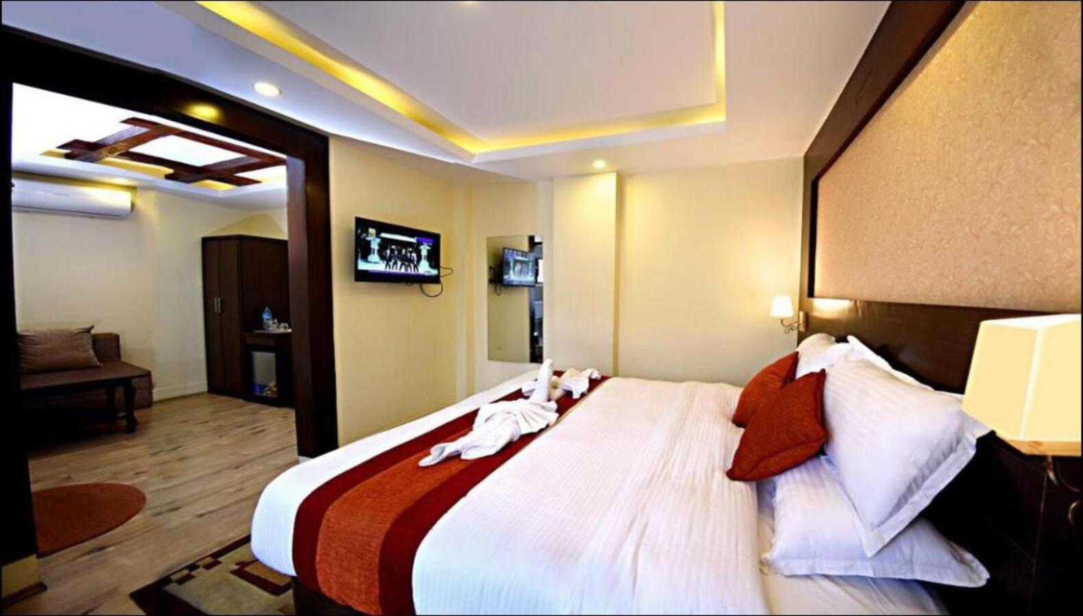 Hotel Sapana Garden Thamel Катманду Екстер'єр фото
